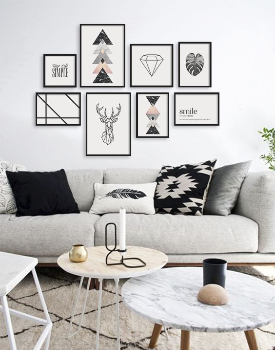 salon déco scandinave avec cadres minimalistes au mur