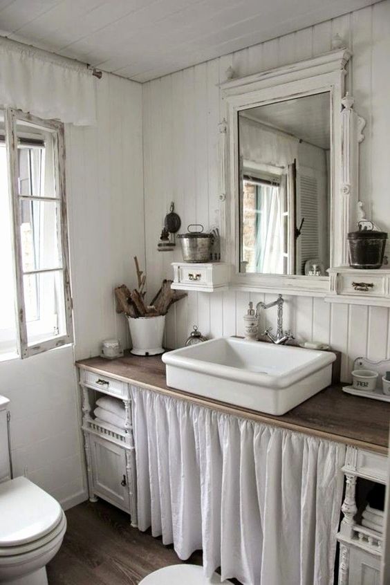 salle de bains blanche en bois de déco campagne chic