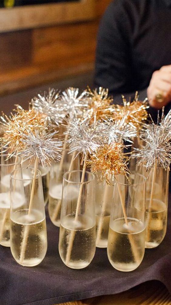 déco DIY pour décorer les coupe de champagnes le jour de l'an