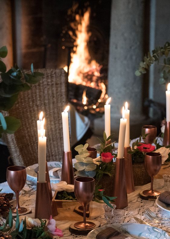 bougies sur tables de Noël