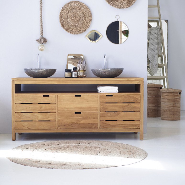 meuble sous vasque en bois brut durable dans une salle de bain slow design