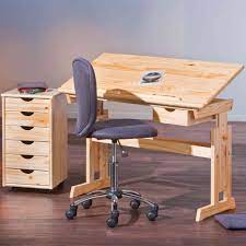 Un bureau inclinable en bois