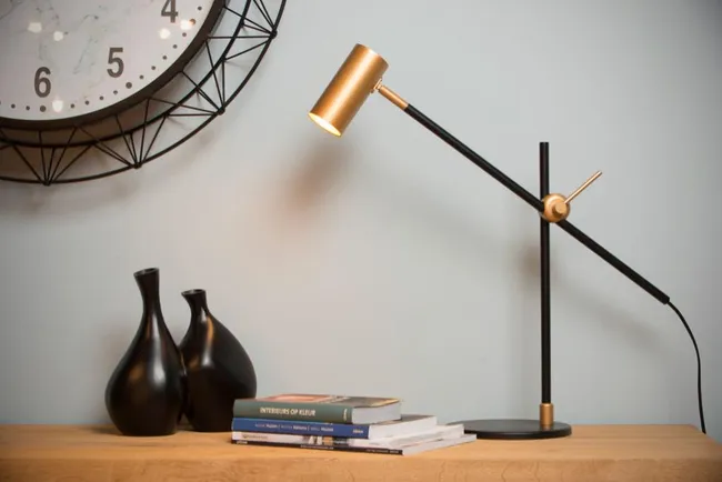 Une lampe design et contemporaine en métal