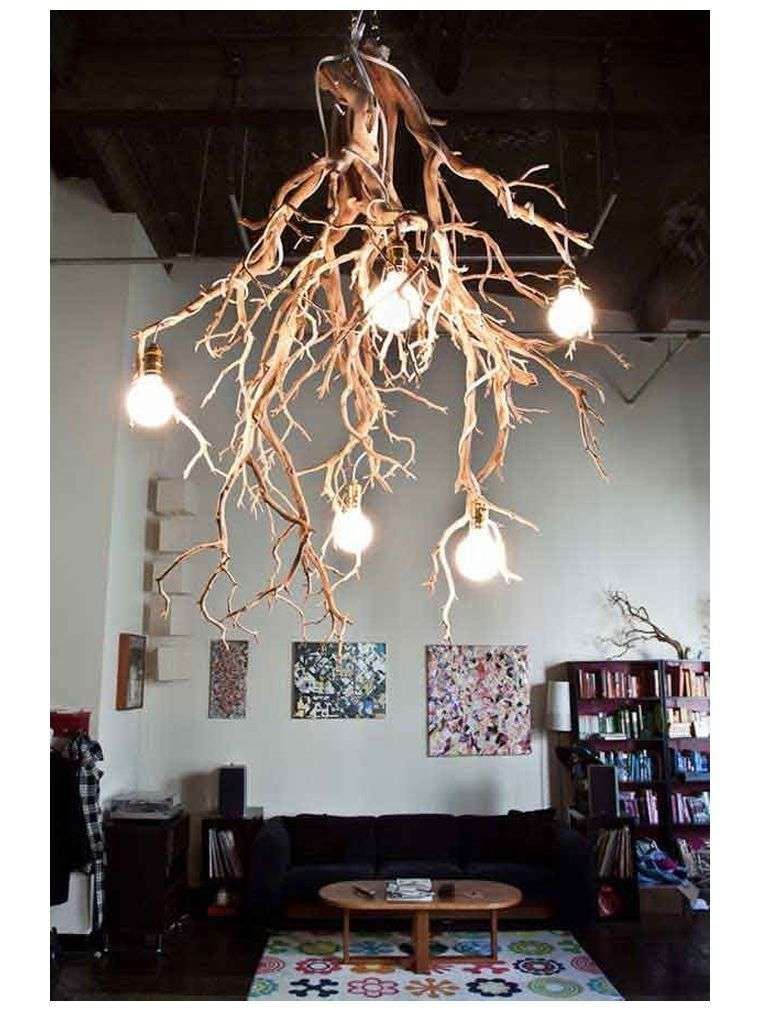 Ce luminaire DIY est fabriqué avec une racine d'arbre