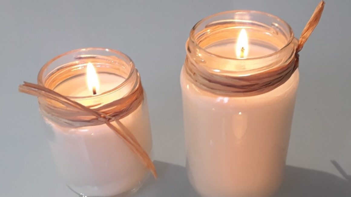 Deux bougies DIY très simples et élégantes, avec du raphia déco