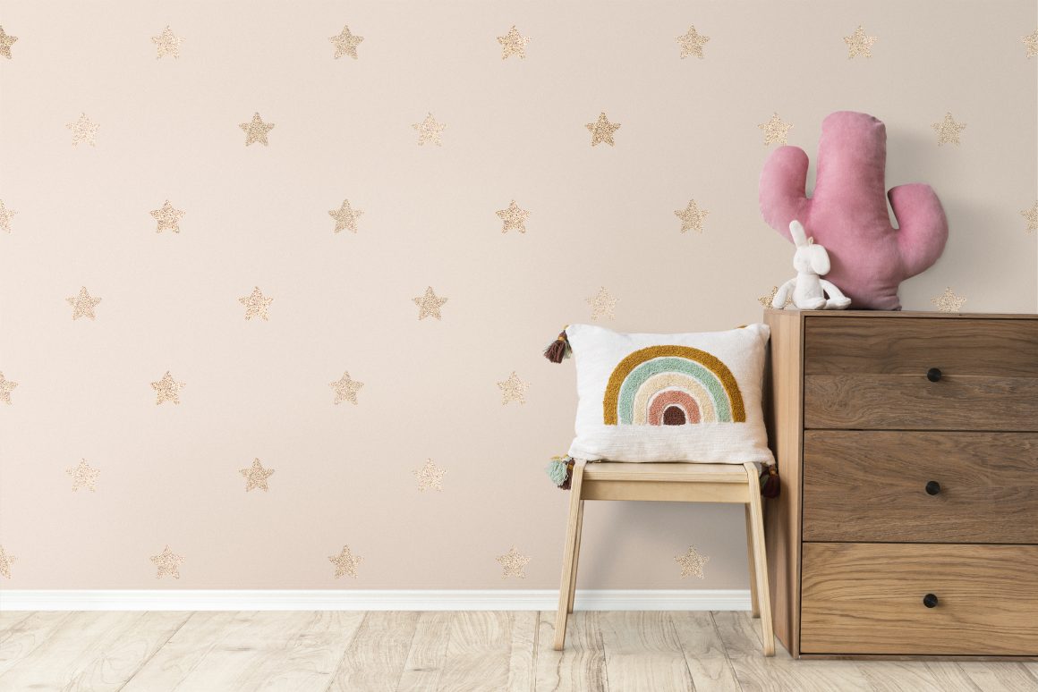 papier peint intissé ou vinyle avec des motifs étoiles sur le fond rose, pour une chambre d'enfant