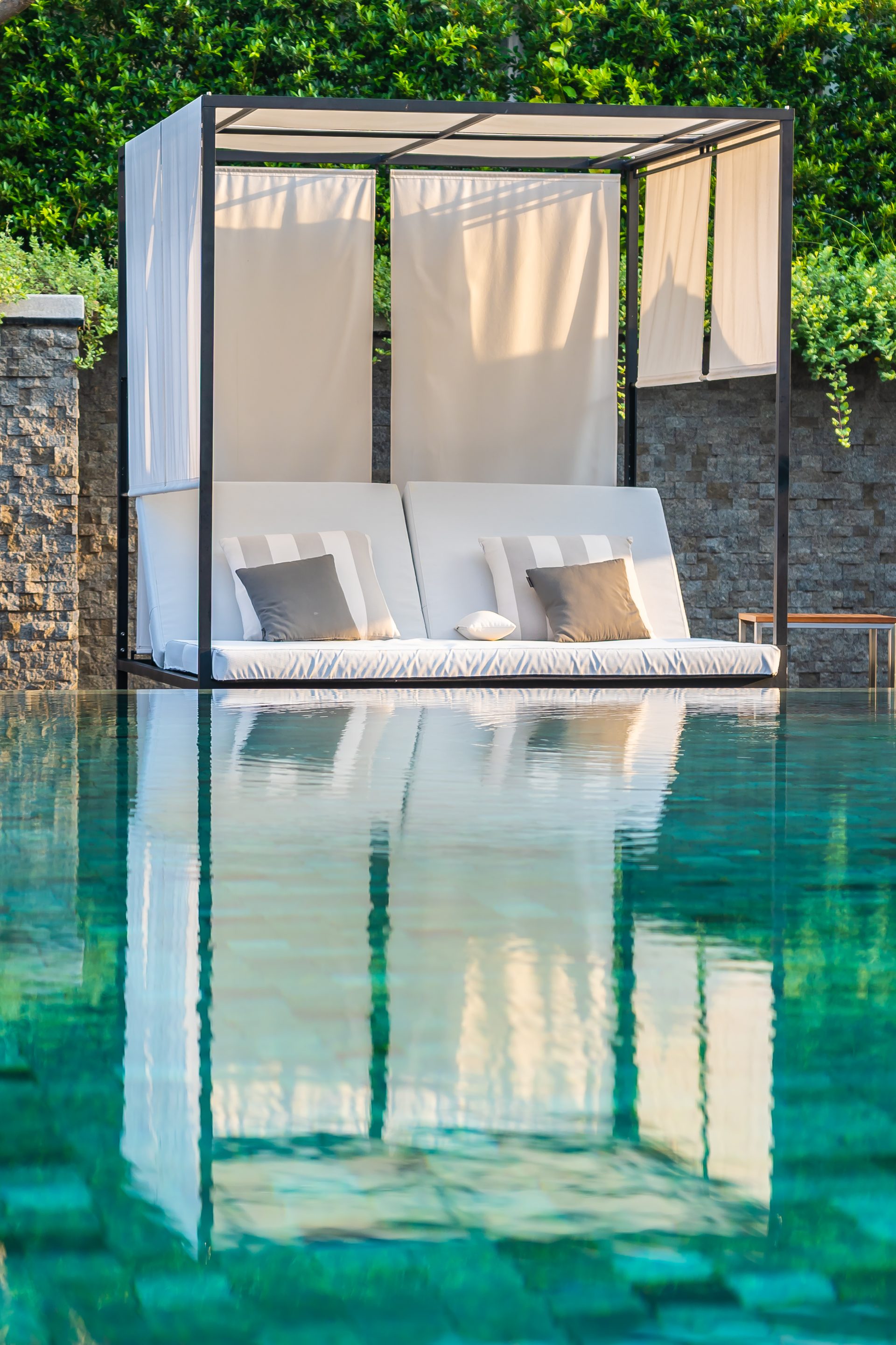 Déco piscine zen : nos conseils pour un extérieur harmonieux