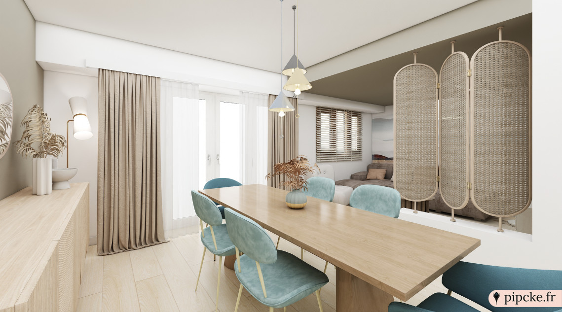 rénovation d'un séjour minimaliste qui présente une table en bois, chaises bleu clair, rideaux beige, lampe murale, décoration végétale, cloison en osier, fenêtres lumineuses, et un mobilier sobre aux couleurs douces.