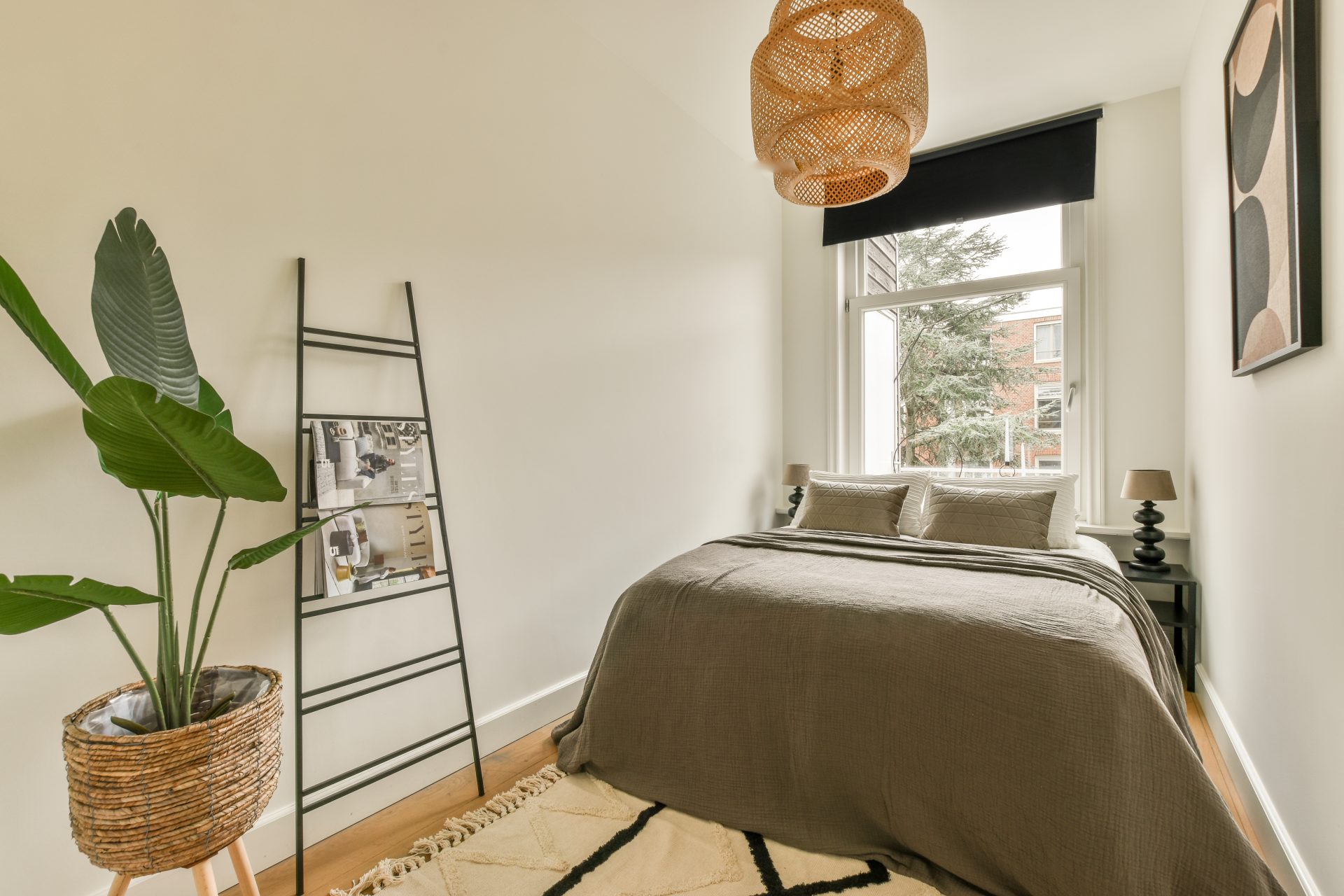 Aménagement petite chambre 9m2 : nos astuces gain de place!