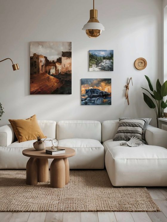Décorer un salon scandinave aux tons neutres avec plantes, tableaux et tapis tissé.
