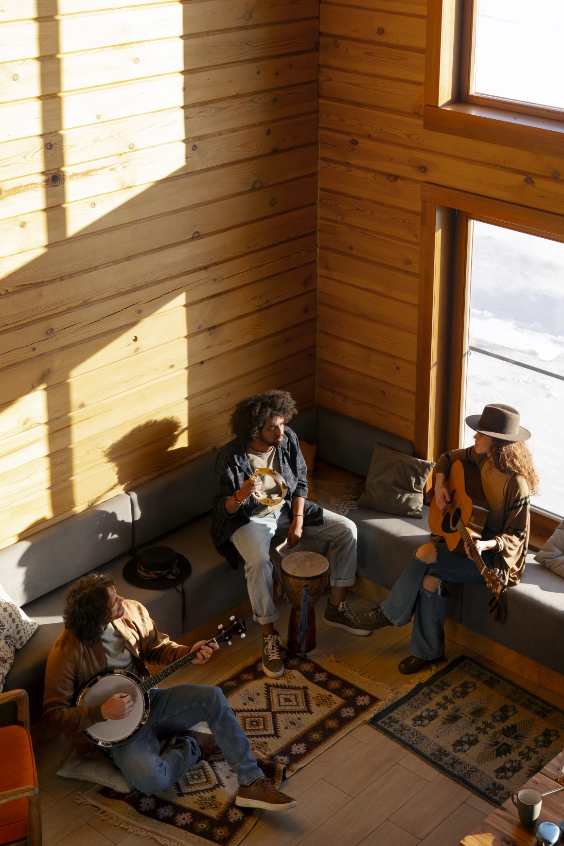 Petit groupe musical dans une cabane en bois