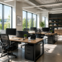 Open space aménagé avec des bureaux en bois, chaises ergonomiques, étagères et plantes