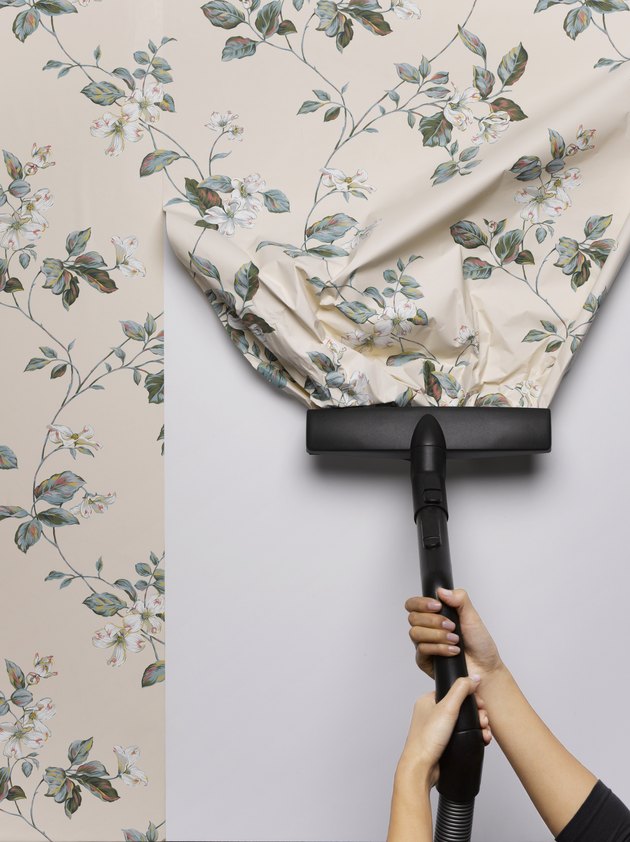 Bien préparer son mur pour y coller du papier peint